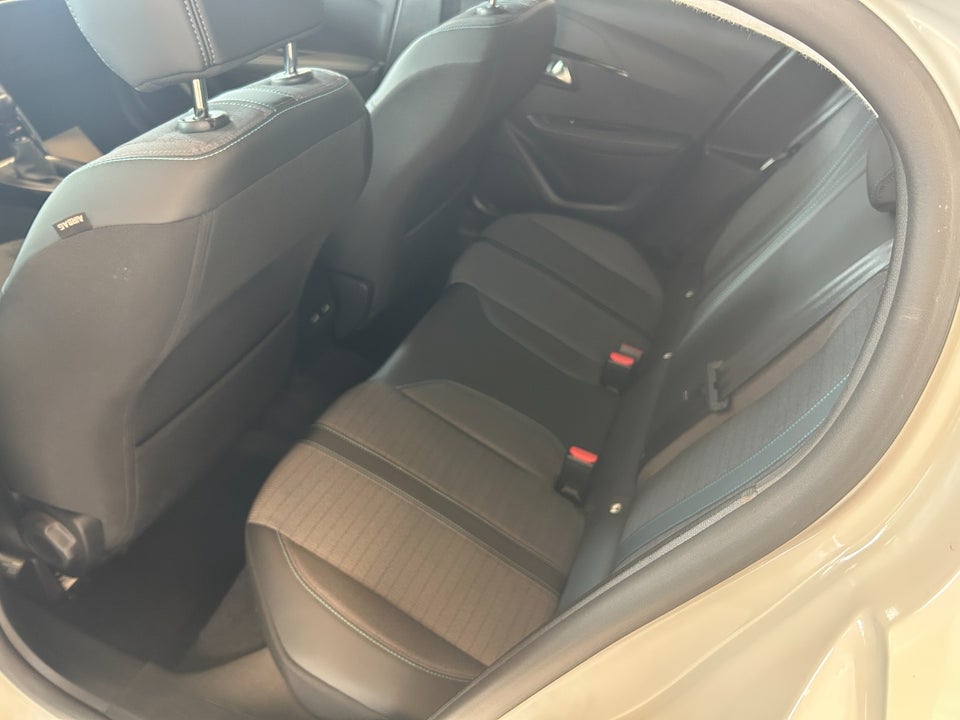 Peugeot 208 1,2 PureTech 100 Selection Sport 5d