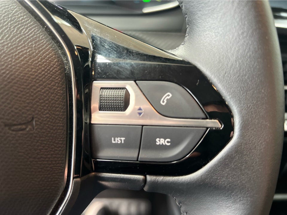 Peugeot e-208 50 Style 5d