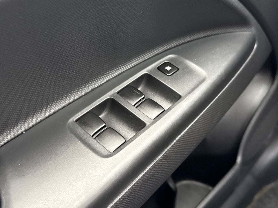 Mitsubishi Space Star 1,2 Intense CVT 5d