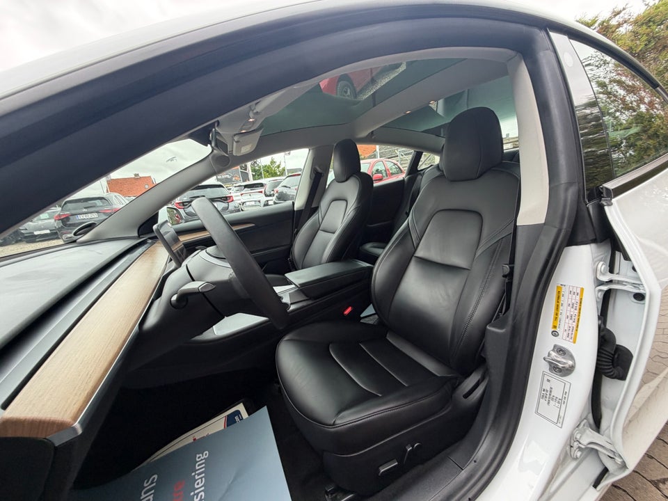 Tesla Model 3 Long Range AWD 4d