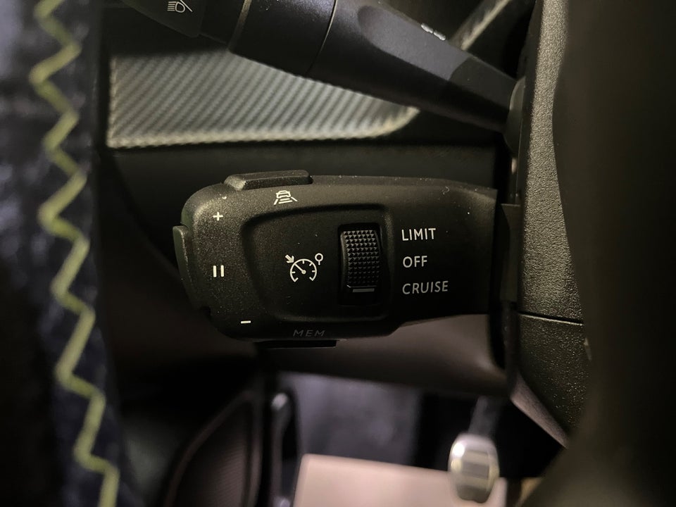 Peugeot 208 1,2 PureTech 100 GT 5d