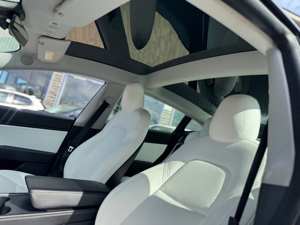 Tesla Model 3 Standard Range+ RWD 4d