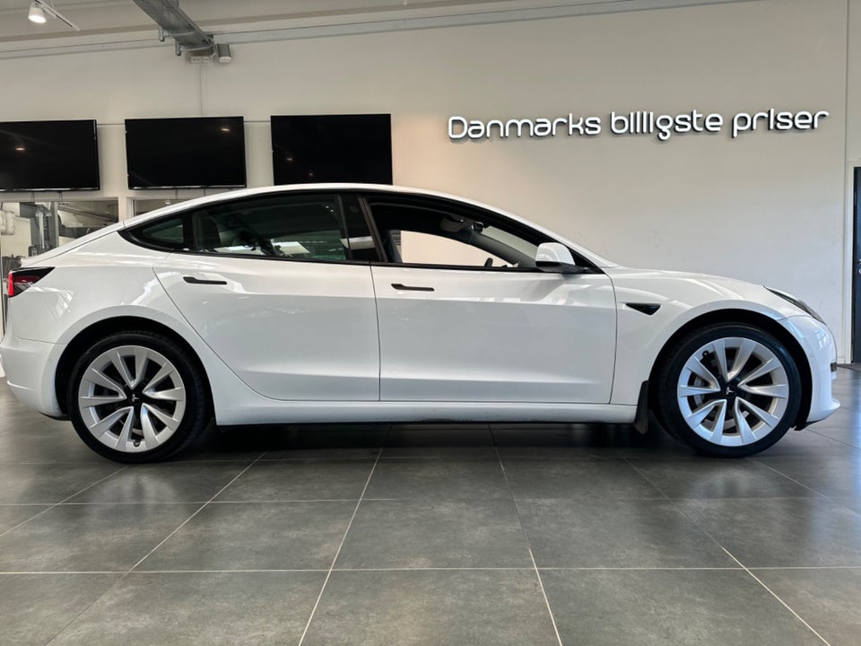 Tesla Model 3 Standard Range+ RWD 4d