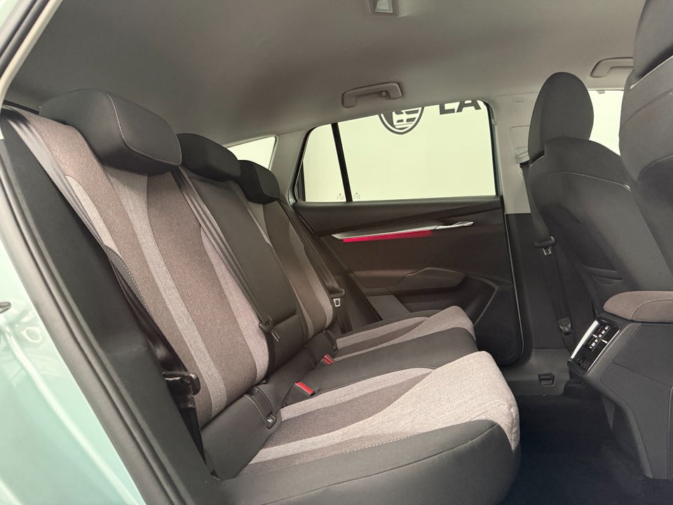 Skoda Enyaq 60 iV Selection Lodge 5d