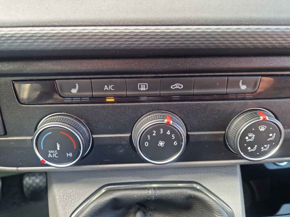 VW Transporter 2,0 TDi 110 Kassevogn lang