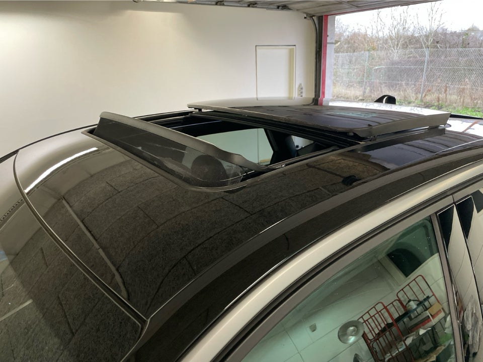 Peugeot e-3008 77 GT Pack 5d