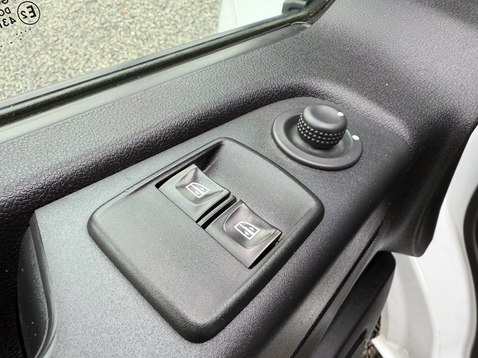 Renault Trafic T29 2,0 dCi 145 L2H1