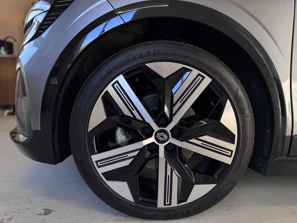 Renault Megane E-Tech 60 Iconic 5d