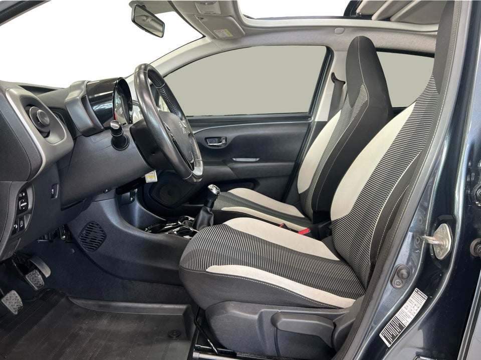 Peugeot 108 1,0 e-VTi 69 Desire TOP! 5d