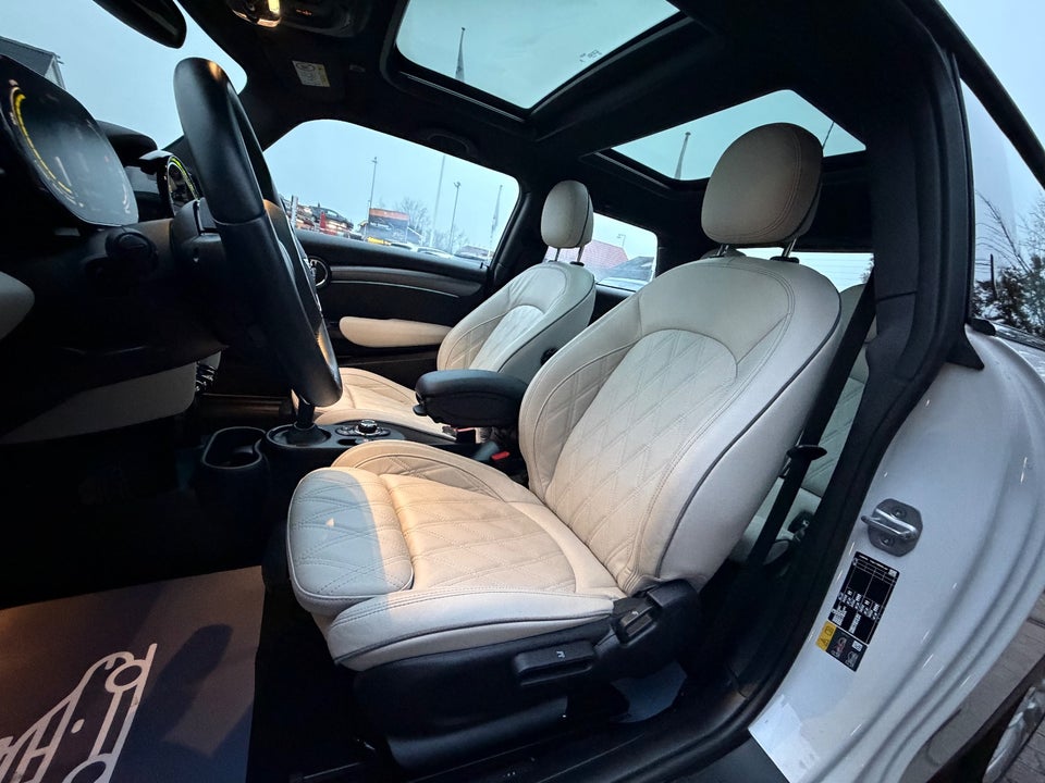 MINI Cooper SE Maximise 3d