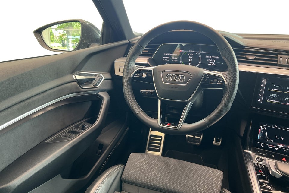 Audi Q8 e-tron 55 S-line quattro 5d
