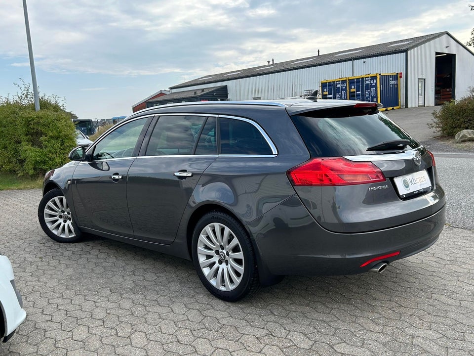 Opel Insignia 1,8 Cosmo Sports Tourer 5d