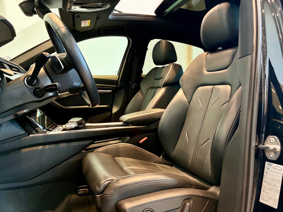 Audi e-tron 55 S-line Sportback quattro 5d