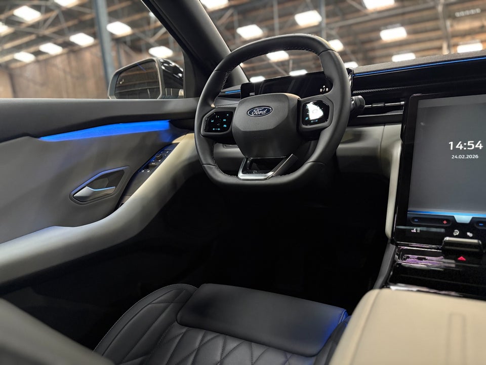 Ford Explorer 77 Premium Extended Range 5d