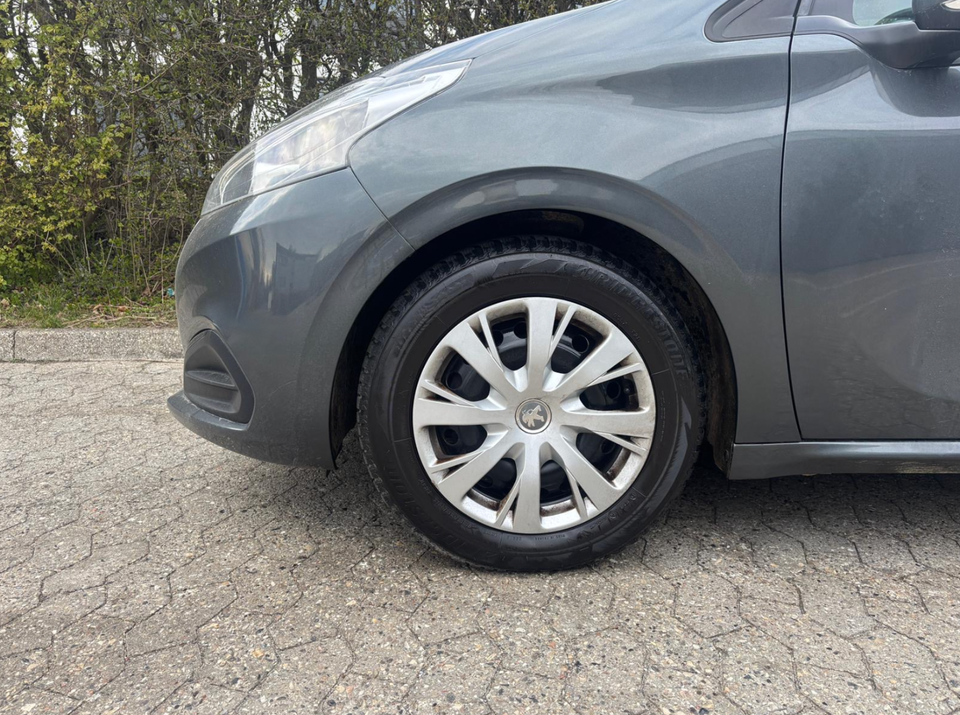 Peugeot 208 1,2 VTi 82 Allure 5d