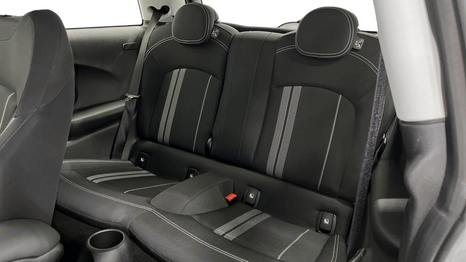 MINI Cooper SE Essential 3d