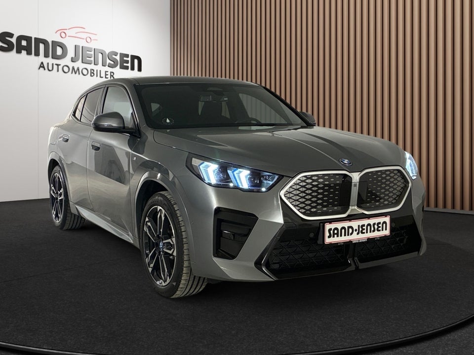BMW iX2 xDrive30 M-Sport Premium 5d