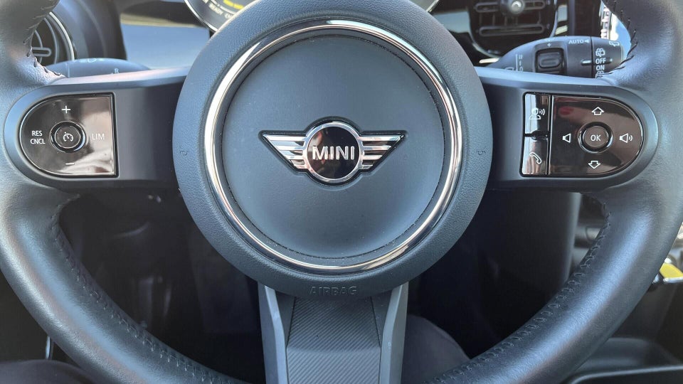 MINI Cooper SE Classic Trim 3d