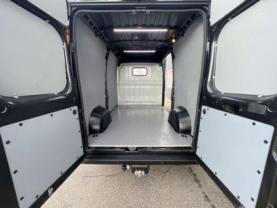 Peugeot Boxer 335 2,2 BlueHDi 165 L2H2 Premium