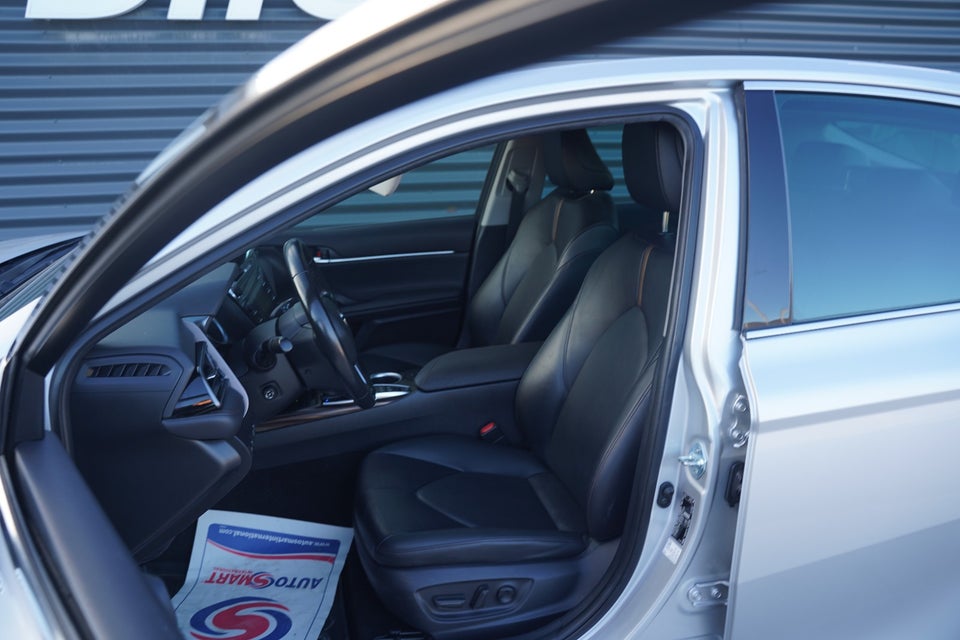 Toyota Camry 2,5 Hybrid H3 Executive CVT 4d