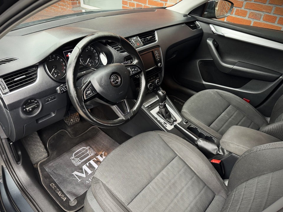 Skoda Octavia 2,0 TDi 150 Style Combi DSG 5d