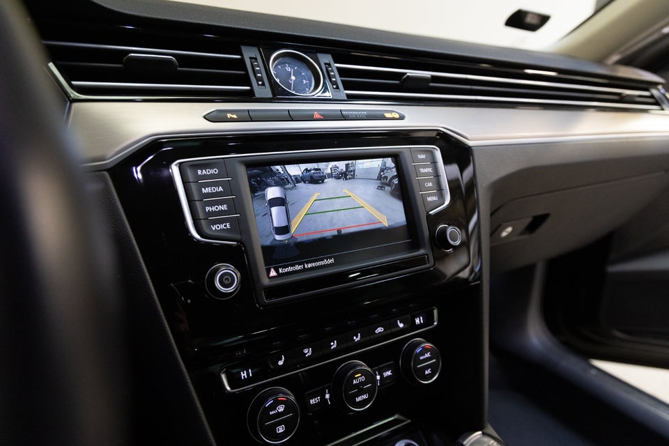 VW Passat 2,0 TDi 150 R-line DSG BMT 4d