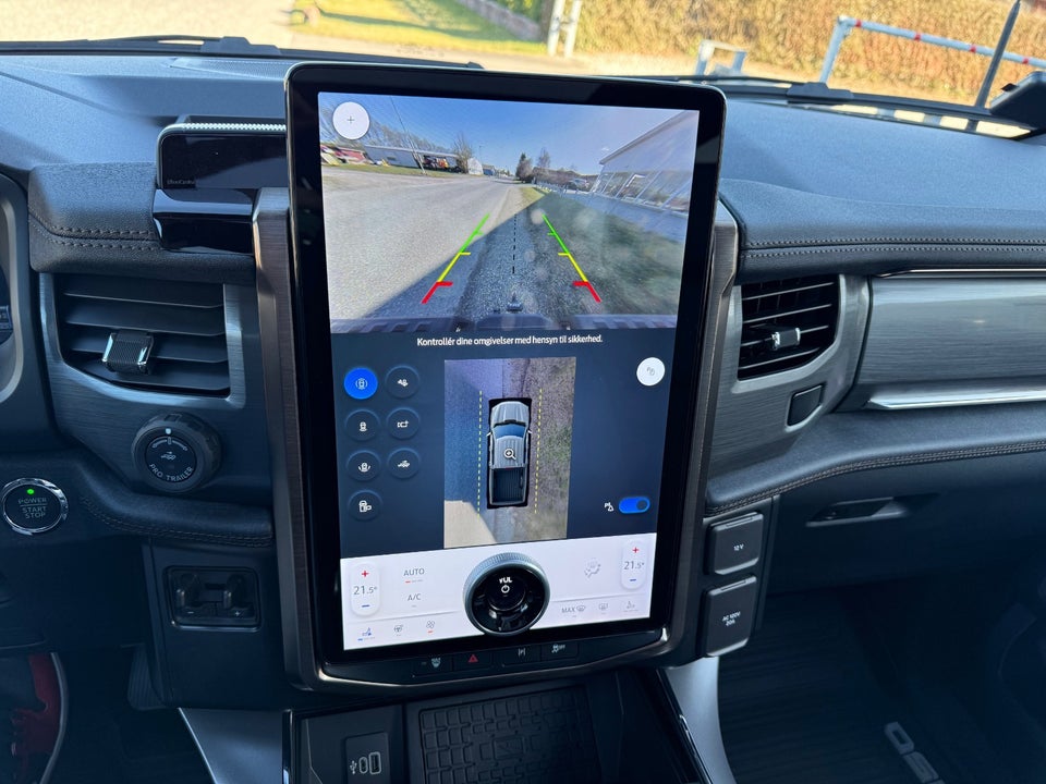 Ford F-150 131 Lightning Lariat Extended Range 4d