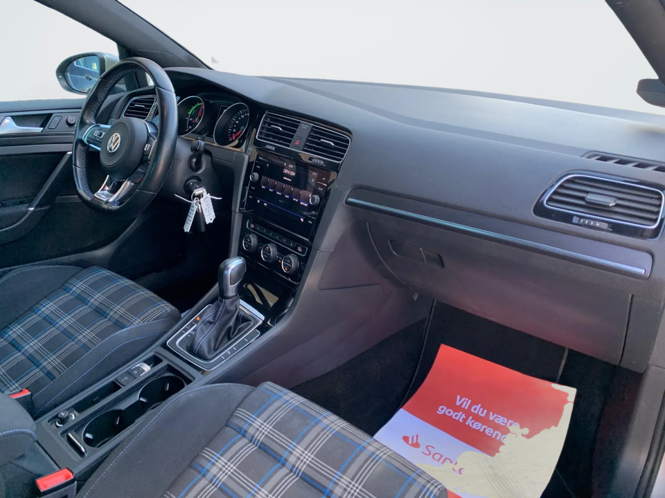 VW Golf VII 1,4 GTE DSG 5d