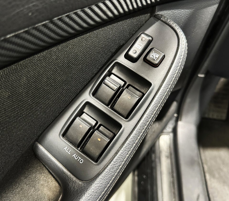 Toyota Avensis 2,0 Sol stc. 5d