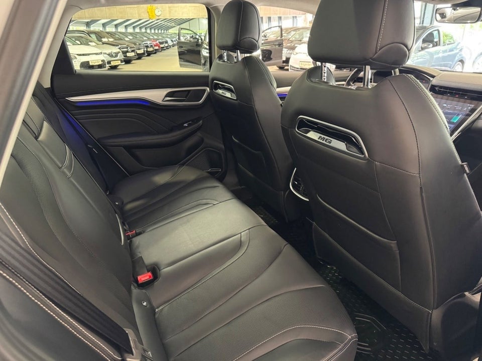 MG Marvel R Luxury 5d