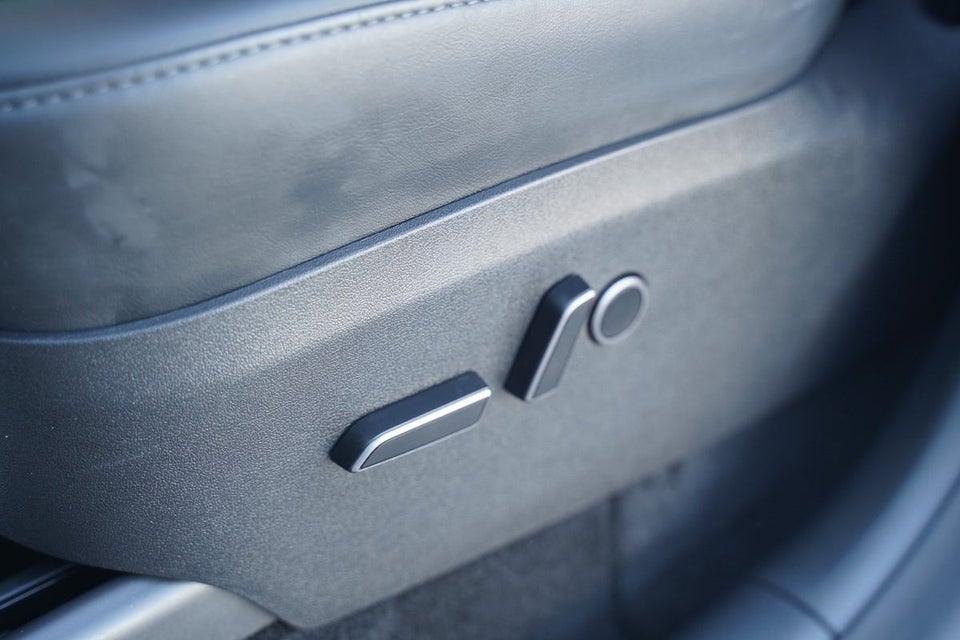 Tesla Model Y Long Range AWD 5d