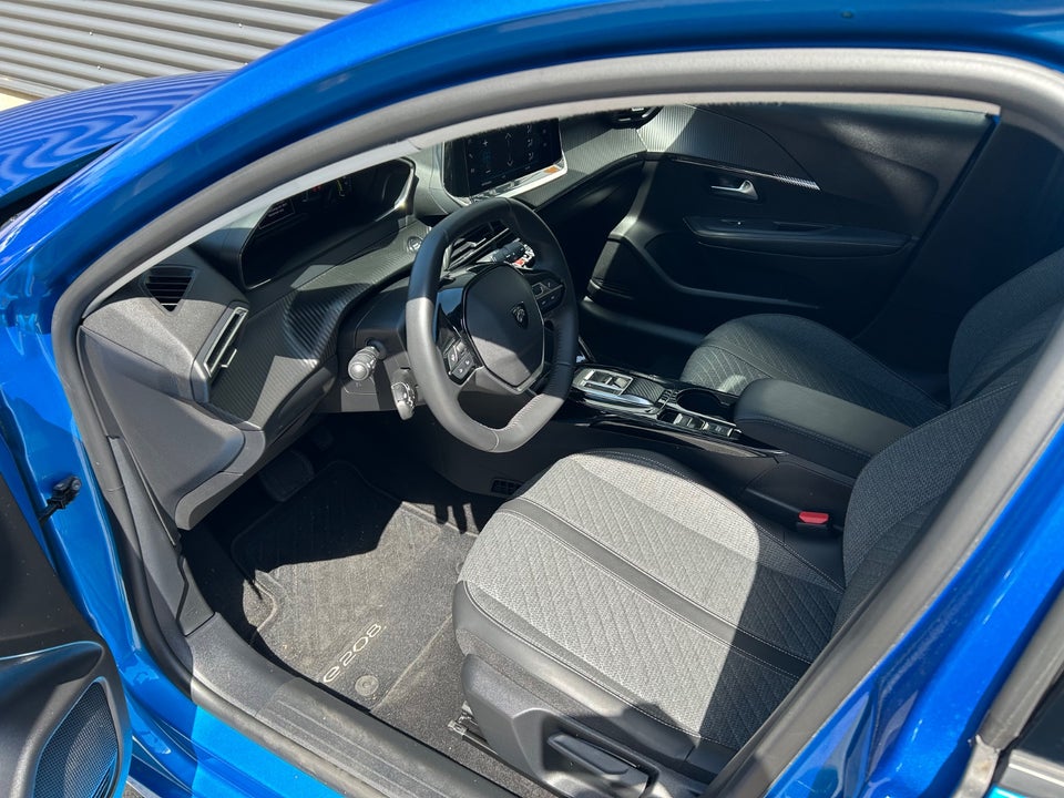 Peugeot e-208 50 Style 5d