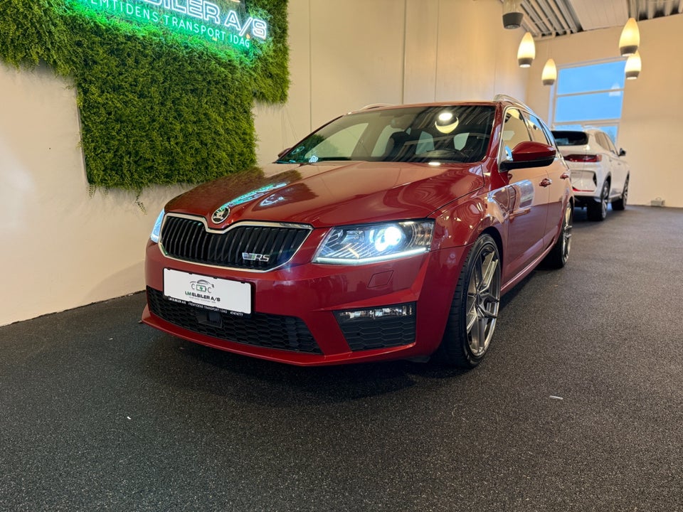 Skoda Octavia 2,0 TSi 220 RS DSG 5d