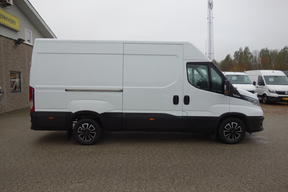 Iveco Daily 3,0 35S18 12m³ Van AG8