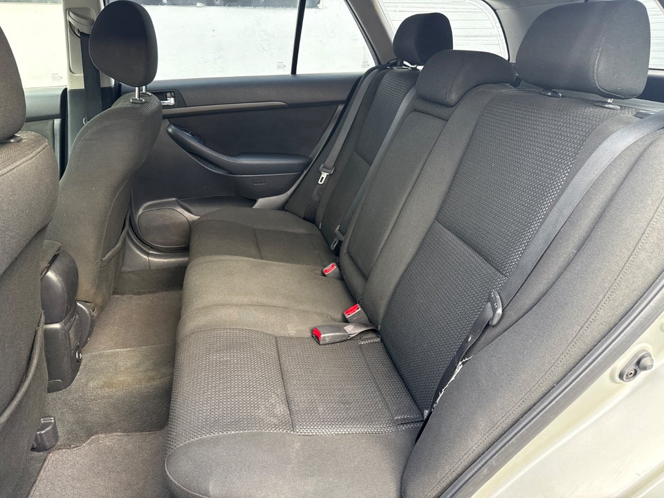 Toyota Avensis 1,8 VVT-i Sol stc. 5d
