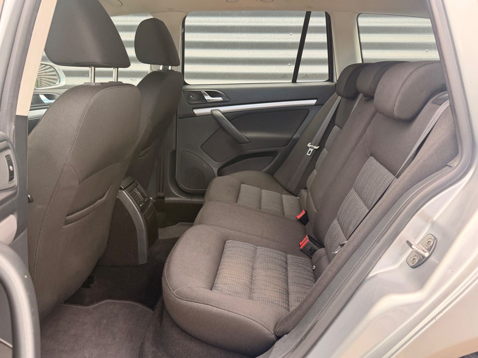 Skoda Octavia 1,6 TDi 105 Active Combi 5d