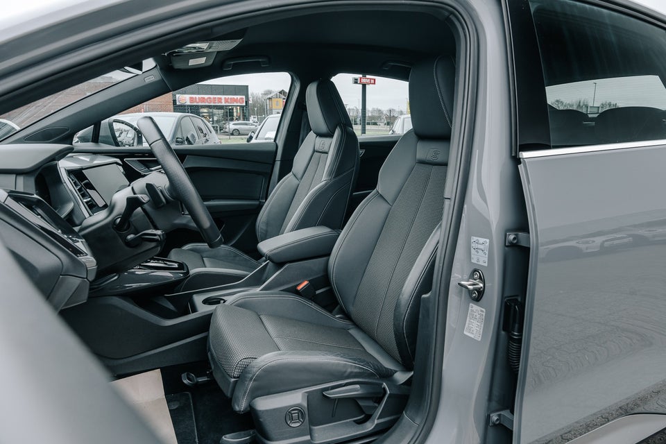 Audi Q4 e-tron 40 S-line Sportback 5d