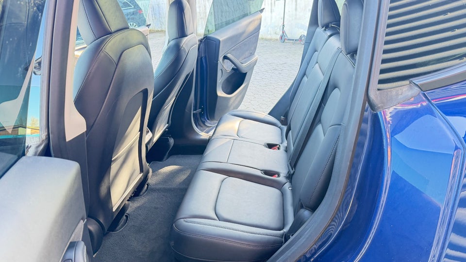 Tesla Model Y Long Range AWD 5d