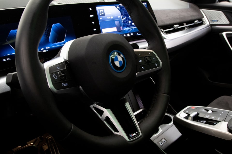 BMW iX2 eDrive20 Fully Charged M-Sport 5d