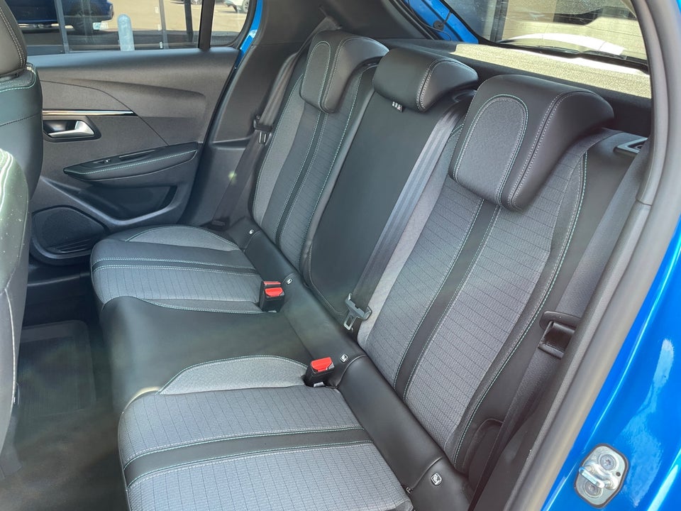 Peugeot 208 1,5 BlueHDi 100 Allure Sky 5d