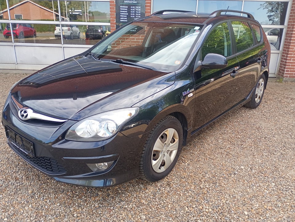Hyundai i30 1,6 CRDi 90 Classic CW 5d