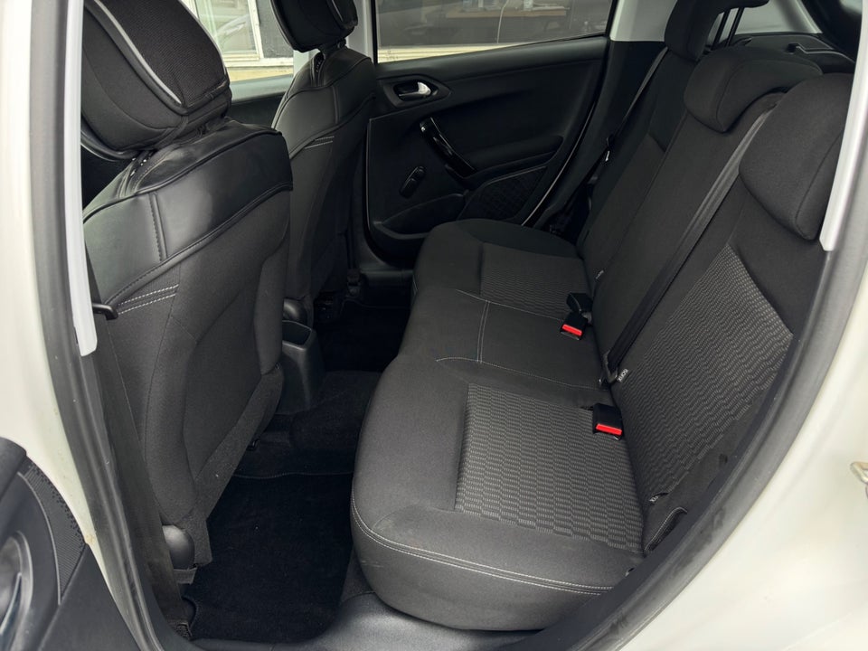 Peugeot 208 1,6 BlueHDi 75 Active 5d