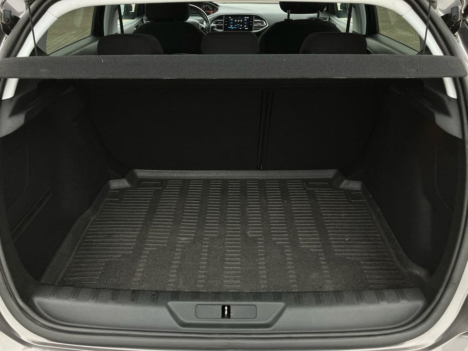 Peugeot 308 1,2 PureTech 130 Style 5d