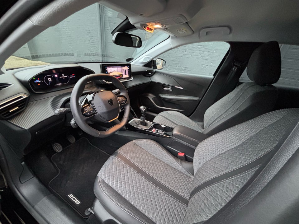 Peugeot 208 1,2 PureTech 100 Allure 5d