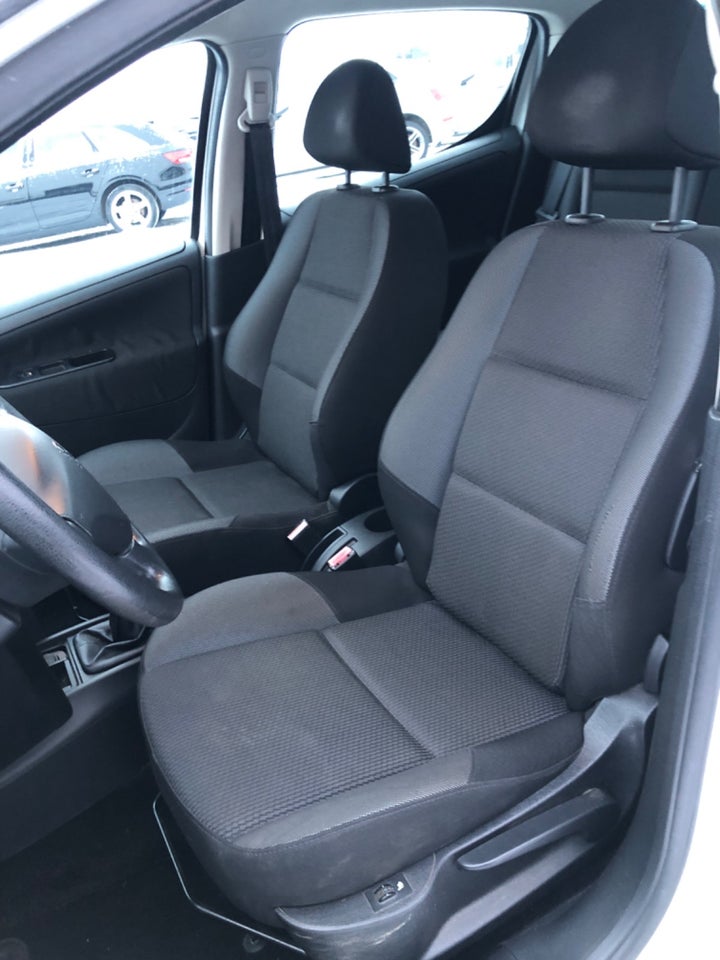 Peugeot 207 1,4 HDi 68 5d