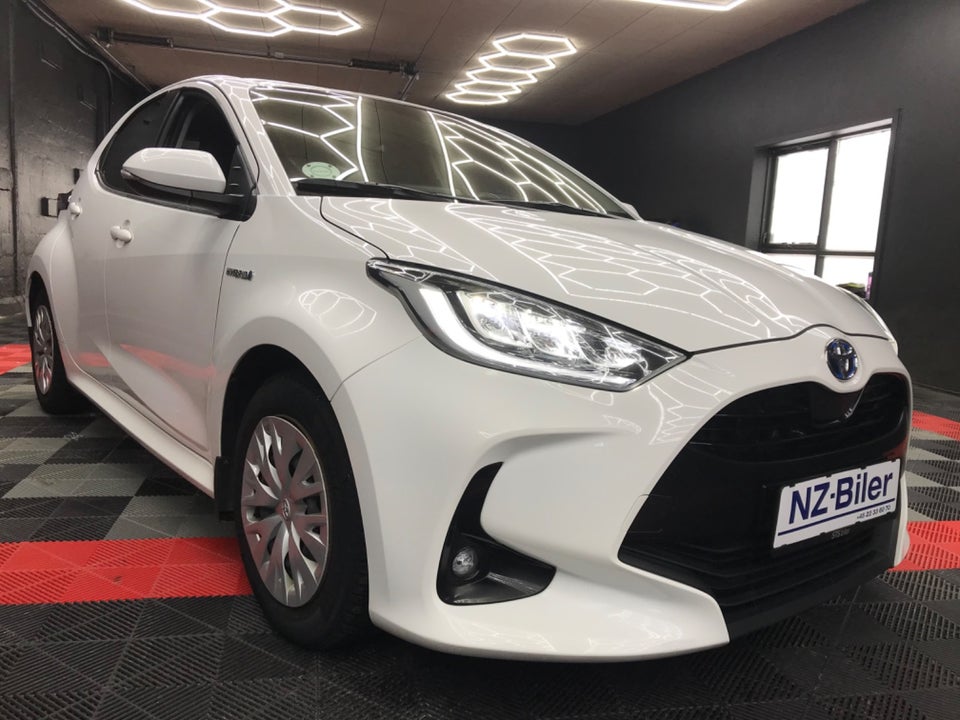 Toyota Yaris 1,5 Hybrid H3 Vision e-CVT 5d