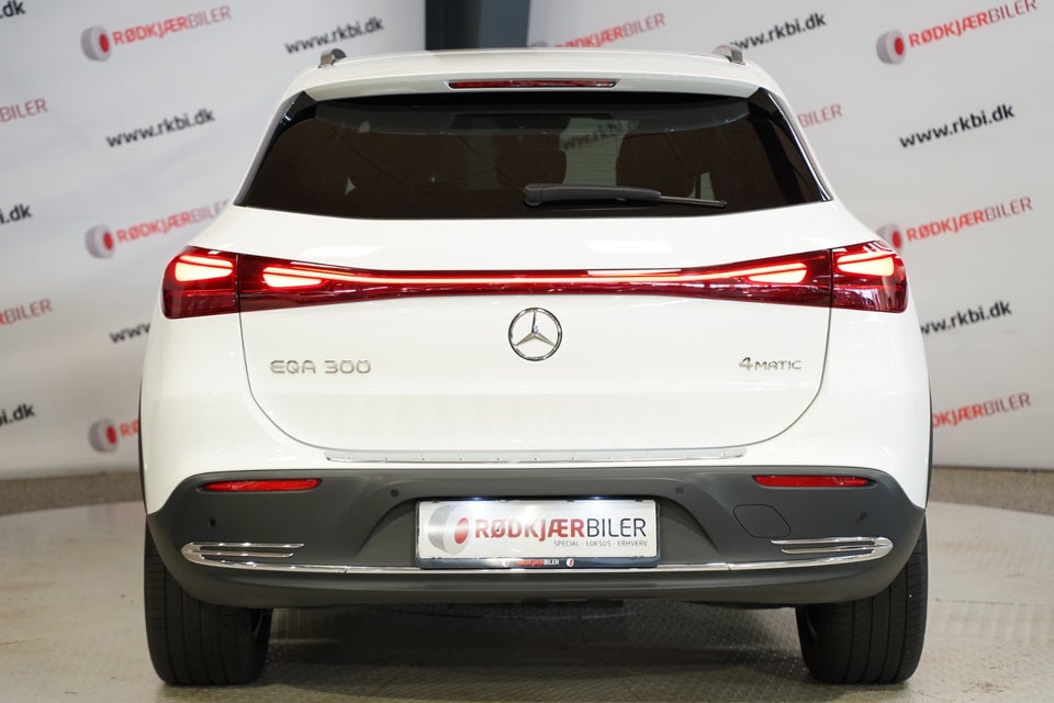 Mercedes EQA300 Progressive 4Matic 5d