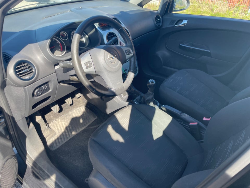 Opel Corsa 1,0 12V Enjoy 5d