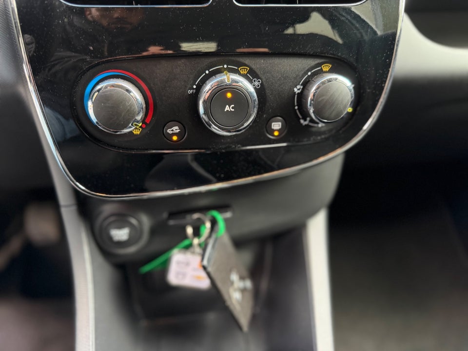 Renault Clio IV 1,2 16V Expression Sport Tourer 5d