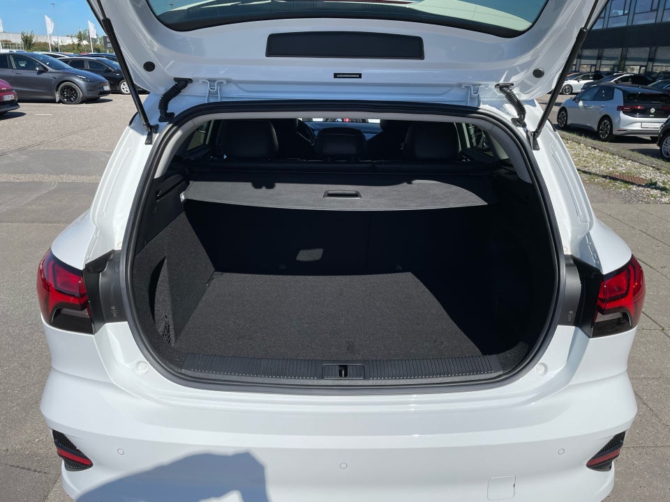 MG MG5 50 Luxury 5d